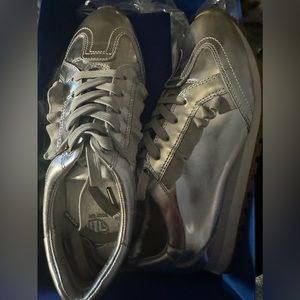 Tory Burch Ruffle Trainer